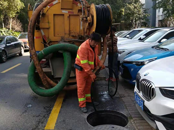 西山排污管道清淤